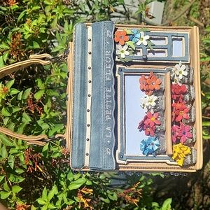 Mary Frances le Petite fleur purse